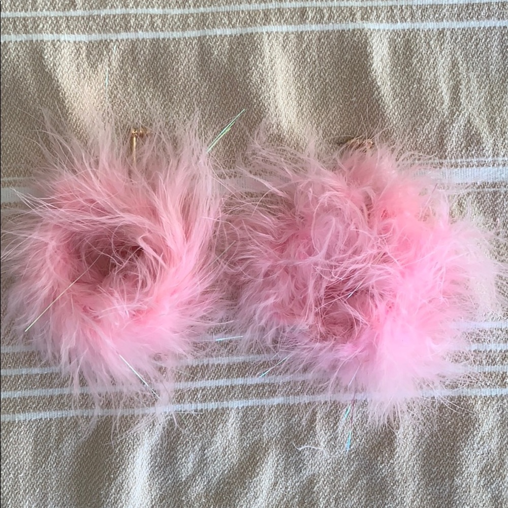 pink fluffy earrings 💕💕💕